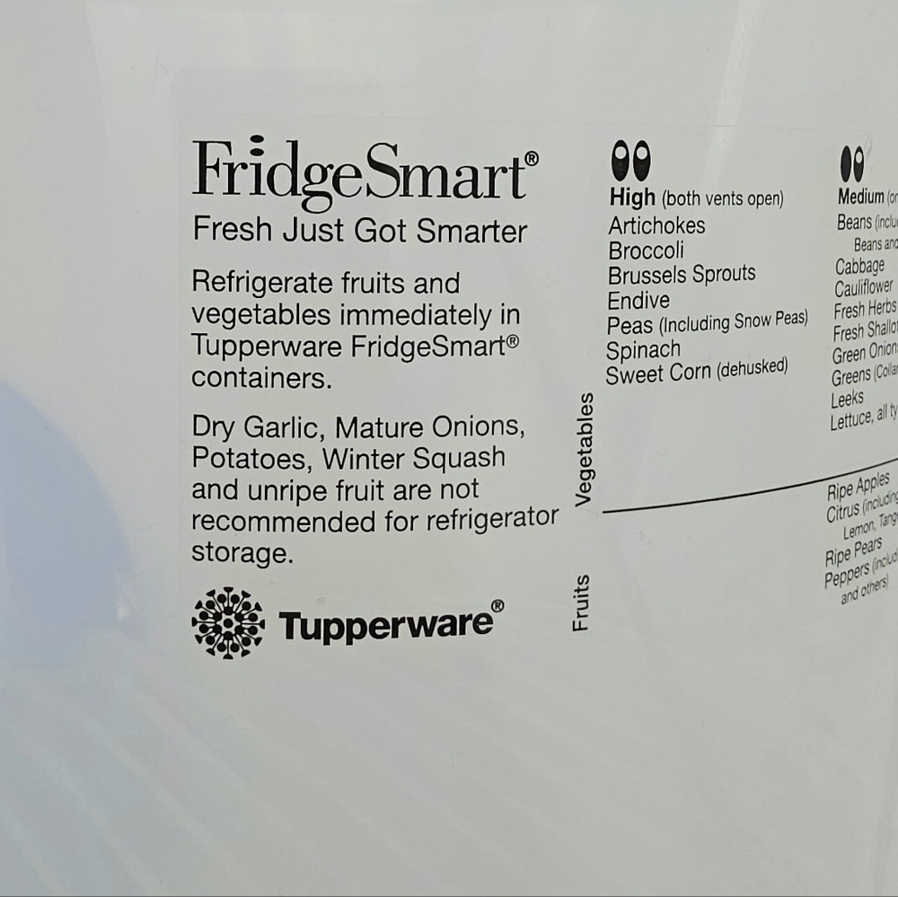 Tupperware FridgeSmart Lettuce Container - Picture 7 of 10